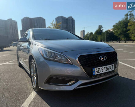 Хендай Соната 2015 в Киеве на Automoto.ua Серый Хендай Соната, объемом двигателя 2 л и пробегом 213 тыс. км за 11900 $, фото 2 на Automoto.ua