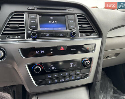 Хендай Соната 2015 в Харькове на Automoto.ua Серый Хендай Соната, объемом двигателя 2 л и пробегом 114 тыс. км за 14200 $, фото 31 на Automoto.ua