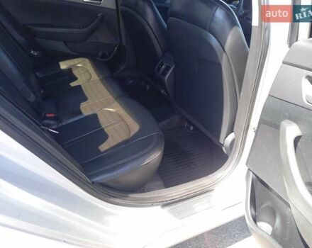 Сірий Хендай Соната, об'ємом двигуна 2 л та пробігом 231 тис. км за 8900 $, фото 12 на Automoto.ua