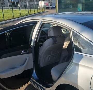 Хендай Соната 2015 в Киеве на Automoto.ua Серый Хендай Соната, объемом двигателя 2.36 л и пробегом 125 тыс. км за 10700 $, фото 3 на Automoto.ua