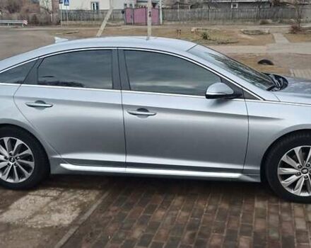 Хендай Соната 2015 у Золотоноше на Automoto.ua Сірий Хендай Соната, об'ємом двигуна 2.36 л та пробігом 90 тис. км за 11300 $, фото 12 на Automoto.ua