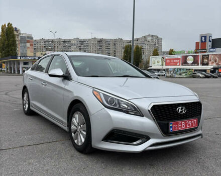 Хендай Соната 2015 в Харькове на Automoto.ua Серый Хендай Соната, объемом двигателя 2 л и пробегом 114 тыс. км за 14200 $, фото 1 на Automoto.ua