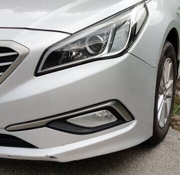 Сірий Хендай Соната, об'ємом двигуна 2 л та пробігом 186 тис. км за 10500 $, фото 8 на Automoto.ua