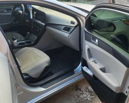 Серый Хендай Соната, объемом двигателя 2.36 л и пробегом 106 тыс. км за 11000 $, фото 8 на Automoto.ua