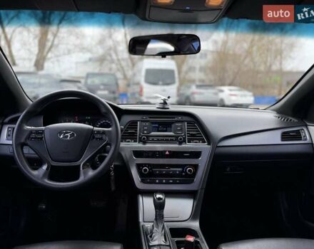 Сірий Хендай Соната, об'ємом двигуна 2 л та пробігом 275 тис. км за 8400 $, фото 20 на Automoto.ua