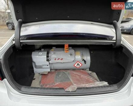 Сірий Хендай Соната, об'ємом двигуна 2 л та пробігом 275 тис. км за 8400 $, фото 31 на Automoto.ua