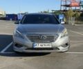 Сірий Хендай Соната, об'ємом двигуна 2.36 л та пробігом 280 тис. км за 9500 $, фото 1 на Automoto.ua