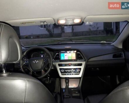 Сірий Хендай Соната, об'ємом двигуна 2 л та пробігом 380 тис. км за 9000 $, фото 4 на Automoto.ua