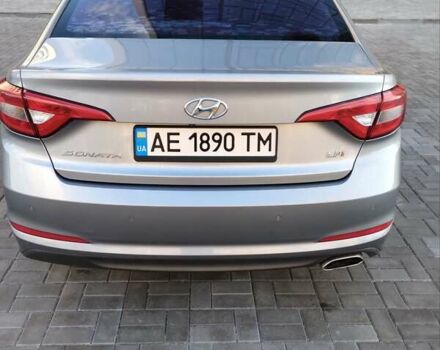 Серый Хендай Соната, объемом двигателя 2 л и пробегом 241 тыс. км за 12000 $, фото 4 на Automoto.ua