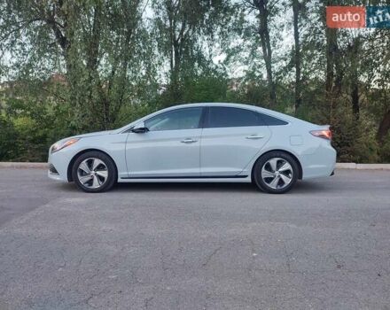 Сірий Хендай Соната, об'ємом двигуна 2 л та пробігом 39 тис. км за 17800 $, фото 3 на Automoto.ua