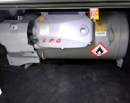 Серый Хендай Соната, объемом двигателя 2 л и пробегом 345 тыс. км за 10000 $, фото 7 на Automoto.ua