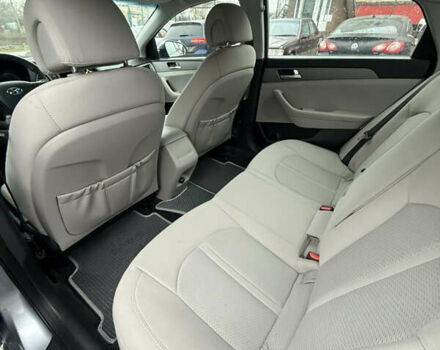 Сірий Хендай Соната, об'ємом двигуна 2.36 л та пробігом 160 тис. км за 9500 $, фото 11 на Automoto.ua