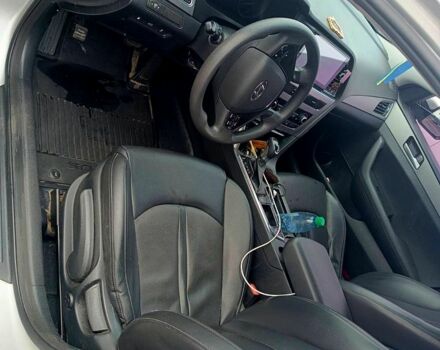 Хендай Соната 2015 у Києві на Automoto.ua Сірий Хендай Соната, об'ємом двигуна 2 л та пробігом 267 тис. км за 8500 $, фото 4 на Automoto.ua