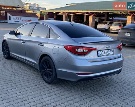 Серый Хендай Соната, объемом двигателя 2.36 л и пробегом 40 тыс. км за 10700 $, фото 5 на Automoto.ua