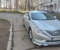 Серый Хендай Соната, объемом двигателя 2 л и пробегом 400 тыс. км за 9000 $, фото 1 на Automoto.ua