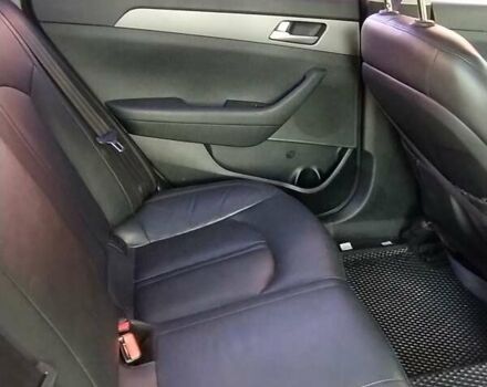 Серый Хендай Соната, объемом двигателя 2 л и пробегом 241 тыс. км за 12000 $, фото 13 на Automoto.ua