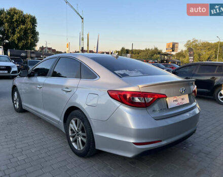 Серый Хендай Соната, объемом двигателя 2.4 л и пробегом 162 тыс. км за 9950 $, фото 5 на Automoto.ua
