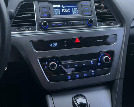 Серый Хендай Соната, объемом двигателя 2 л и пробегом 266 тыс. км за 8150 $, фото 15 на Automoto.ua