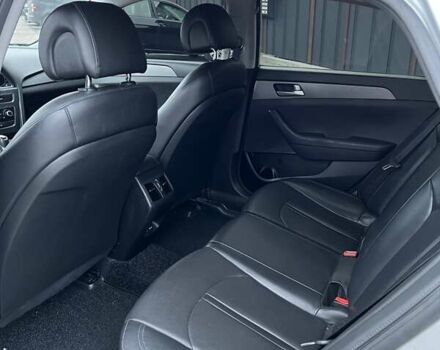 Серый Хендай Соната, объемом двигателя 2 л и пробегом 405 тыс. км за 7999 $, фото 11 на Automoto.ua