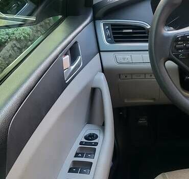 Серый Хендай Соната, объемом двигателя 2.36 л и пробегом 106 тыс. км за 11000 $, фото 10 на Automoto.ua