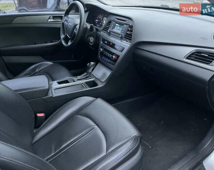 Серый Хендай Соната, объемом двигателя 2 л и пробегом 266 тыс. км за 8150 $, фото 12 на Automoto.ua