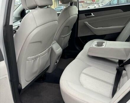 Серый Хендай Соната, объемом двигателя 2 л и пробегом 114 тыс. км за 13900 $, фото 16 на Automoto.ua