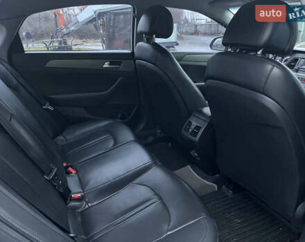 Серый Хендай Соната, объемом двигателя 2 л и пробегом 266 тыс. км за 8150 $, фото 14 на Automoto.ua