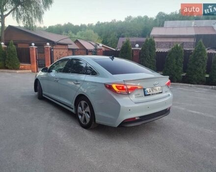 Сірий Хендай Соната, об'ємом двигуна 2 л та пробігом 39 тис. км за 17800 $, фото 4 на Automoto.ua