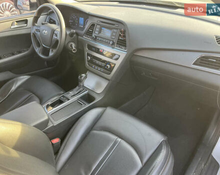 Серый Хендай Соната, объемом двигателя 2 л и пробегом 266 тыс. км за 9750 $, фото 8 на Automoto.ua