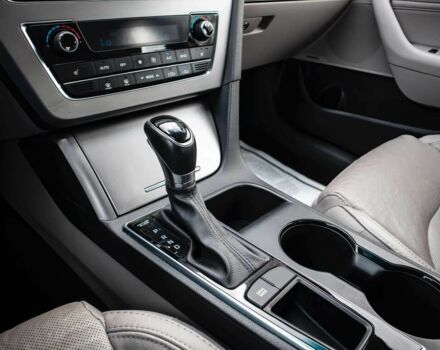 Серый Хендай Соната, объемом двигателя 2.4 л и пробегом 76 тыс. км за 5700 $, фото 9 на Automoto.ua