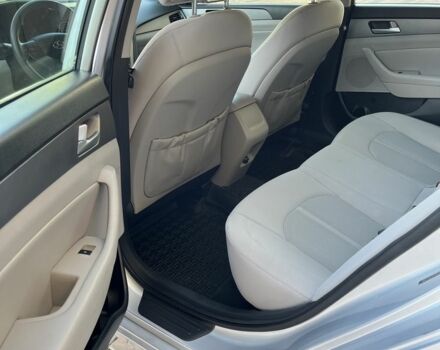 Сірий Хендай Соната, об'ємом двигуна 2.4 л та пробігом 130 тис. км за 10200 $, фото 6 на Automoto.ua