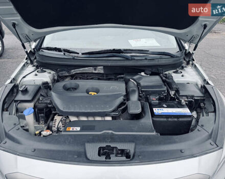 Сірий Хендай Соната, об'ємом двигуна 2 л та пробігом 169 тис. км за 11300 $, фото 22 на Automoto.ua