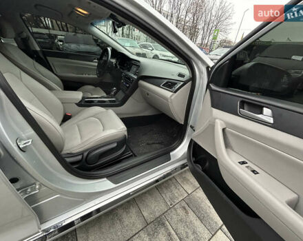 Серый Хендай Соната, объемом двигателя 2.36 л и пробегом 110 тыс. км за 9999 $, фото 29 на Automoto.ua