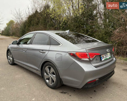 Сірий Хендай Соната, об'ємом двигуна 2 л та пробігом 200 тис. км за 13900 $, фото 3 на Automoto.ua