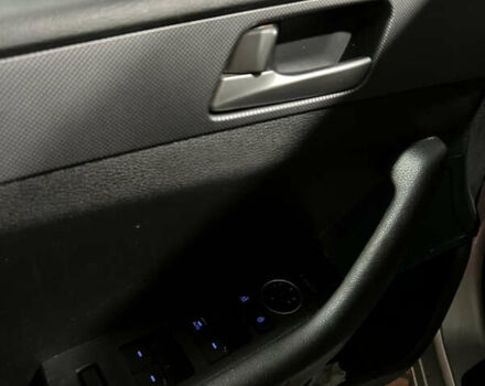 Серый Хендай Соната, объемом двигателя 2 л и пробегом 504 тыс. км за 6999 $, фото 7 на Automoto.ua