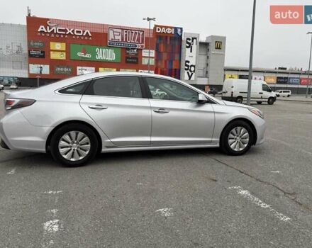 Серый Хендай Соната, объемом двигателя 2 л и пробегом 114 тыс. км за 13900 $, фото 4 на Automoto.ua