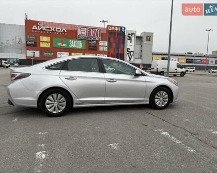 Хендай Соната 2015 в Харькове на Automoto.ua Серый Хендай Соната, объемом двигателя 2 л и пробегом 114 тыс. км за 14200 $, фото 3 на Automoto.ua