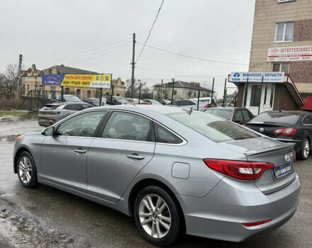 Сірий Хендай Соната, об'ємом двигуна 2.36 л та пробігом 160 тис. км за 9500 $, фото 2 на Automoto.ua