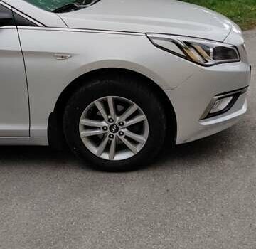 Сірий Хендай Соната, об'ємом двигуна 2 л та пробігом 186 тис. км за 10500 $, фото 17 на Automoto.ua