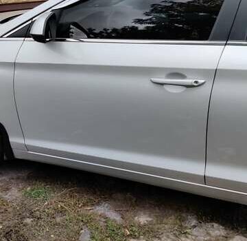 Сірий Хендай Соната, об'ємом двигуна 2 л та пробігом 186 тис. км за 10500 $, фото 6 на Automoto.ua