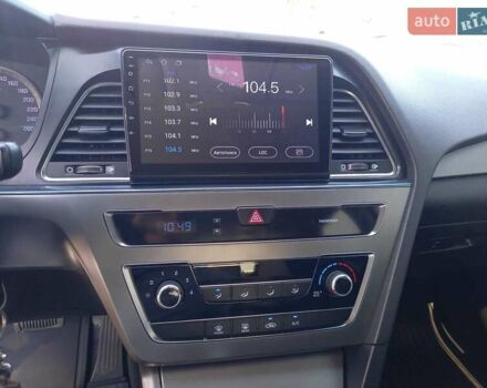 Серый Хендай Соната, объемом двигателя 2 л и пробегом 231 тыс. км за 9100 $, фото 24 на Automoto.ua