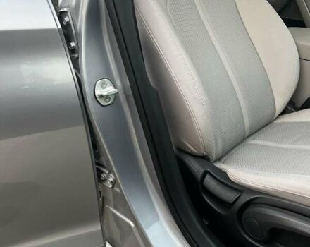 Сірий Хендай Соната, об'ємом двигуна 2.4 л та пробігом 184 тис. км за 10700 $, фото 42 на Automoto.ua