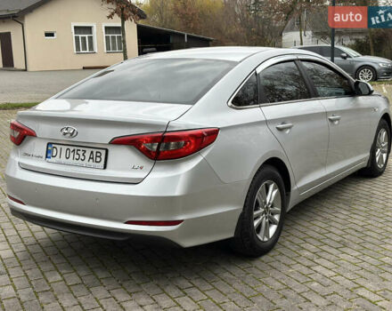 Серый Хендай Соната, объемом двигателя 2 л и пробегом 264 тыс. км за 7999 $, фото 5 на Automoto.ua