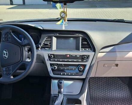 Серый Хендай Соната, объемом двигателя 2.36 л и пробегом 89 тыс. км за 11500 $, фото 5 на Automoto.ua