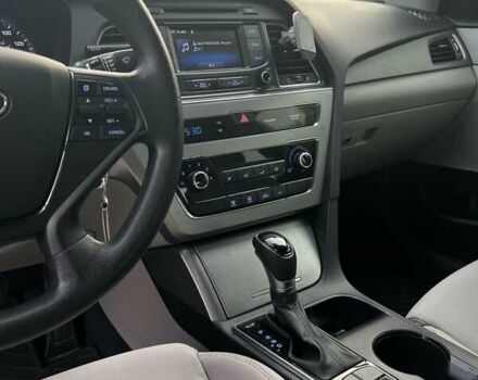 Сірий Хендай Соната, об'ємом двигуна 2.4 л та пробігом 184 тис. км за 10700 $, фото 56 на Automoto.ua