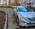 Серый Хендай Соната, объемом двигателя 2 л и пробегом 400 тыс. км за 9500 $, фото 5 на Automoto.ua