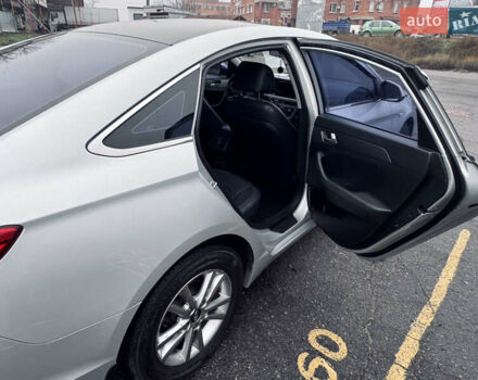 Сірий Хендай Соната, об'ємом двигуна 2 л та пробігом 169 тис. км за 11300 $, фото 11 на Automoto.ua