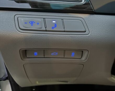 Серый Хендай Соната, объемом двигателя 1.6 л и пробегом 3 тыс. км за 10500 $, фото 12 на Automoto.ua