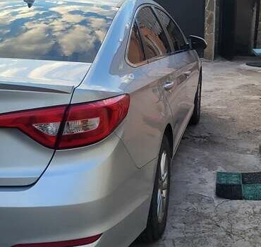 Серый Хендай Соната, объемом двигателя 2.36 л и пробегом 106 тыс. км за 11000 $, фото 4 на Automoto.ua