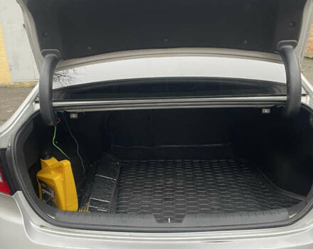 Серый Хендай Соната, объемом двигателя 2.36 л и пробегом 163 тыс. км за 9500 $, фото 9 на Automoto.ua